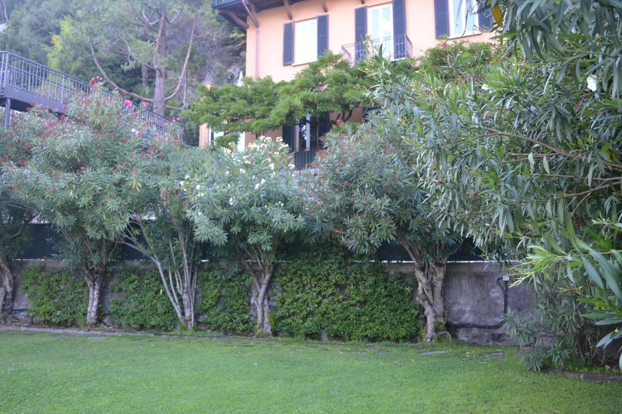 Villa Nina Relais Boutique B&B カラーテ・ウーリオ エクステリア 写真